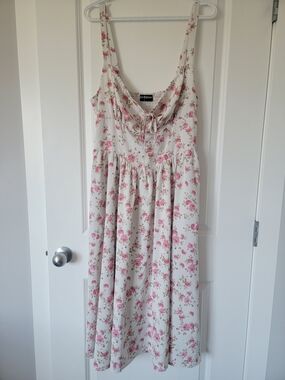 Scarlet Darkness Floral White Dress with Pink Rose Print